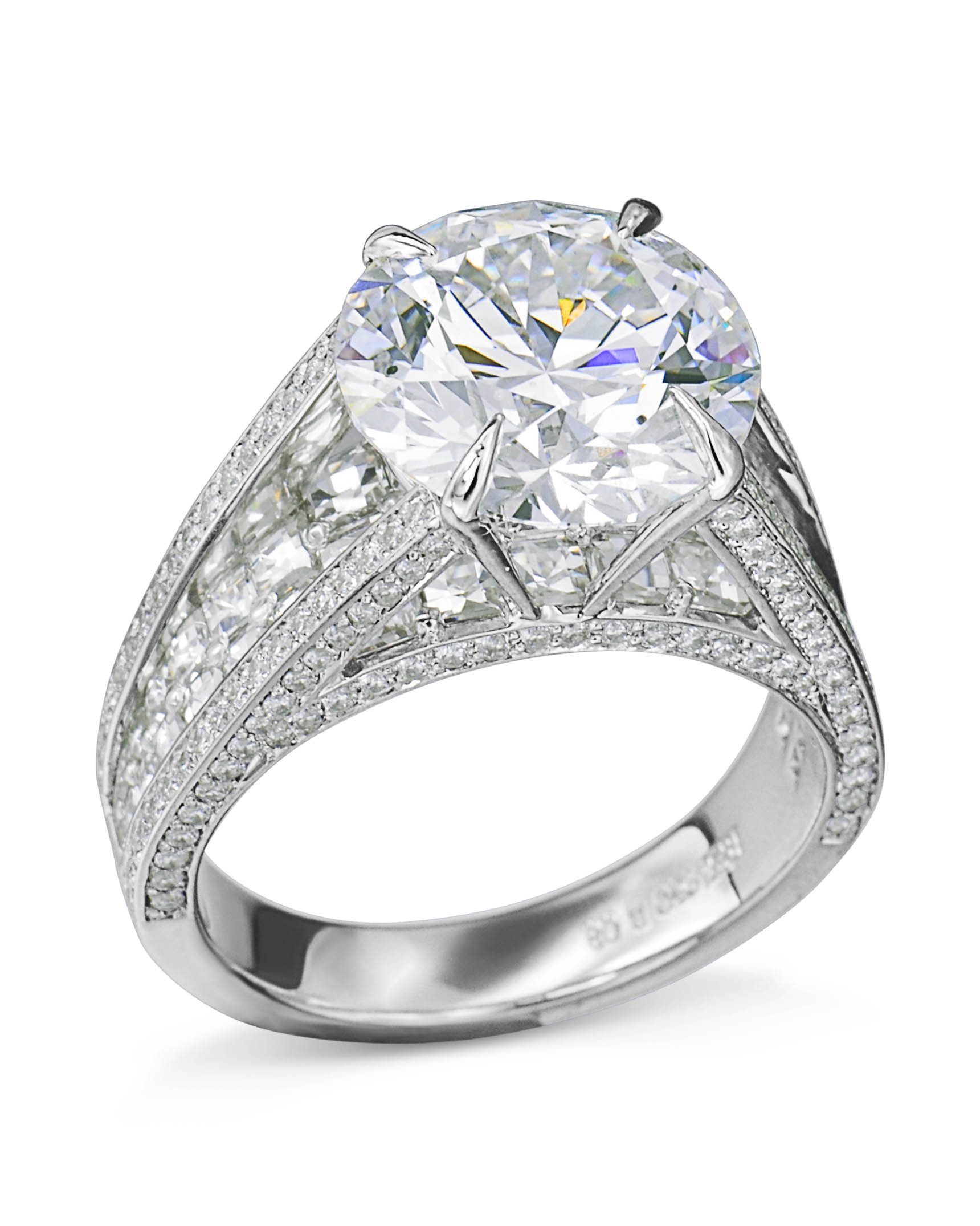 Show-Stopping Diamond Engagement Ring